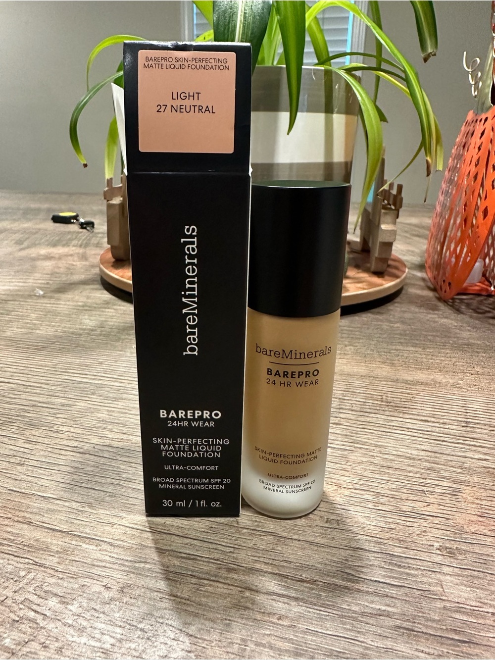 bareMinerals BAREPRO Matte Liquid Foundation - Light 27 Neutral